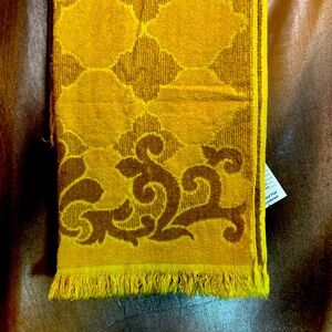 Vintage‎ gold cut velour 70’s towel. 38 x 22.  JCPenney brand